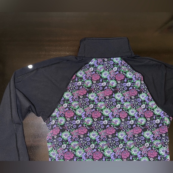 Lululemon Long Sleeved Jacket Size 10 - Picture 7 of 11